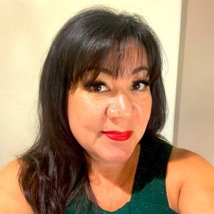 Meet your Posher, Monica